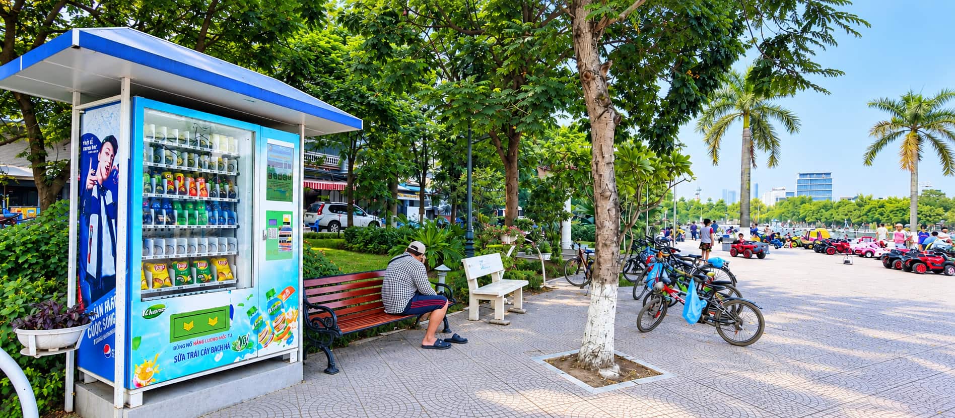 Máy bán hàng tự động Tân Tiến Việt lắp đặt tại không gian công cộng