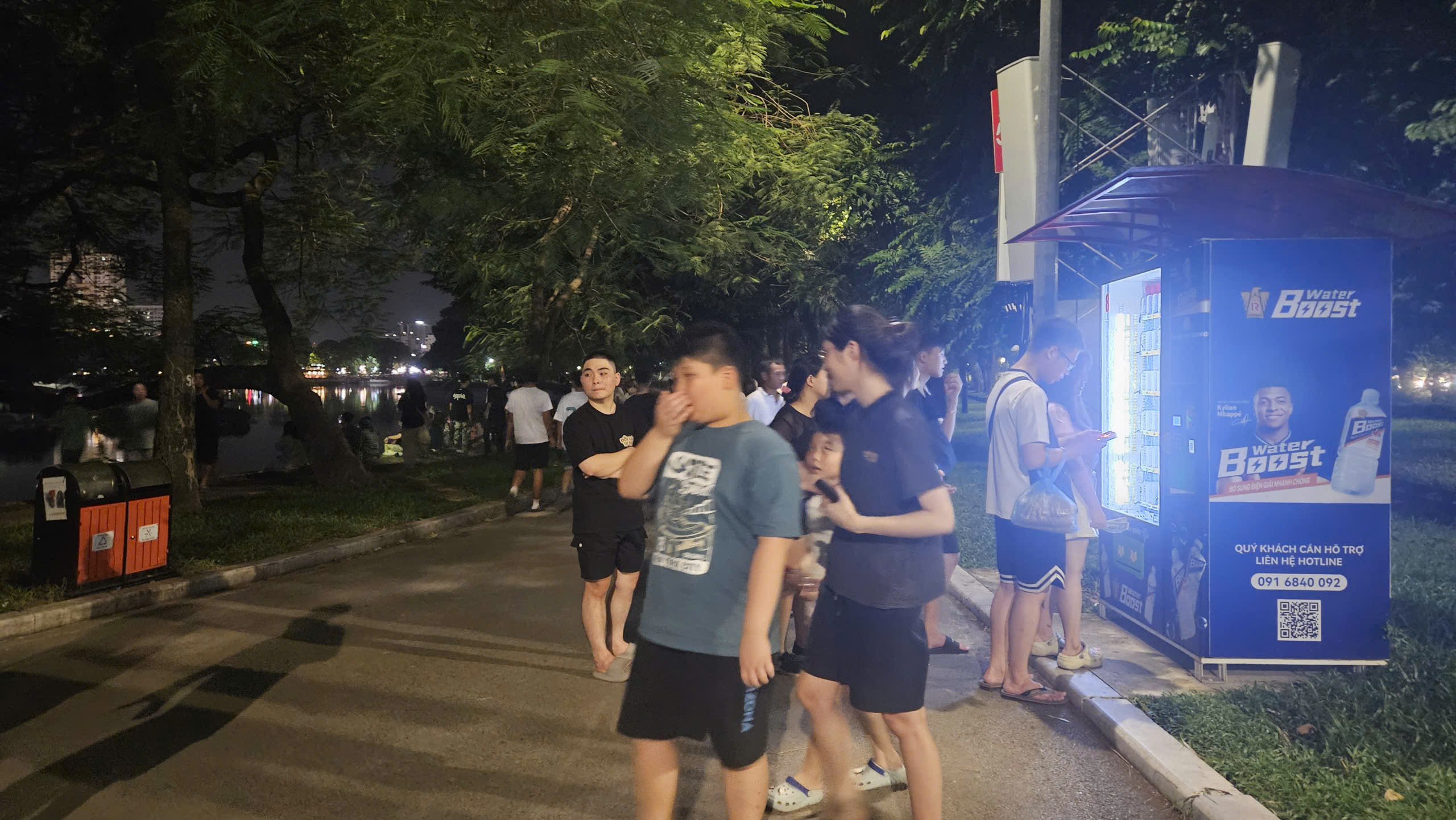 Máy bán nước tự động